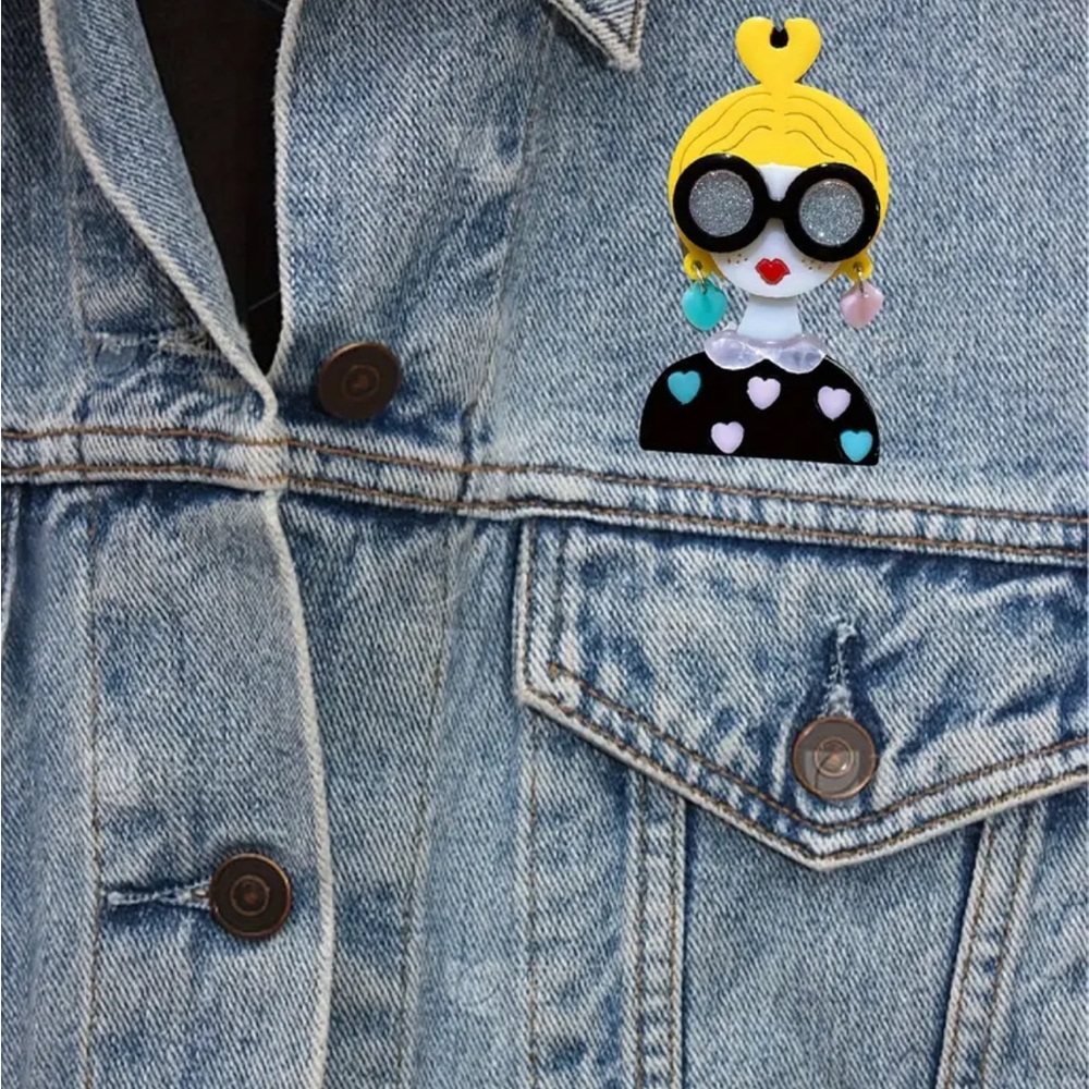 Blonde Cartoon Girl Brooch - Picture 2 of 3